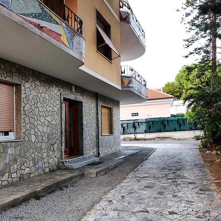 Villa Daniela - Quiete E Mare Sanremo Bagian luar foto